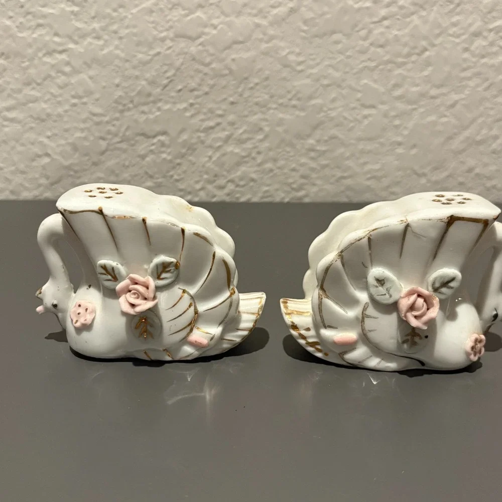 Royal Japan Vintage Salt & Pepper Shaker Set